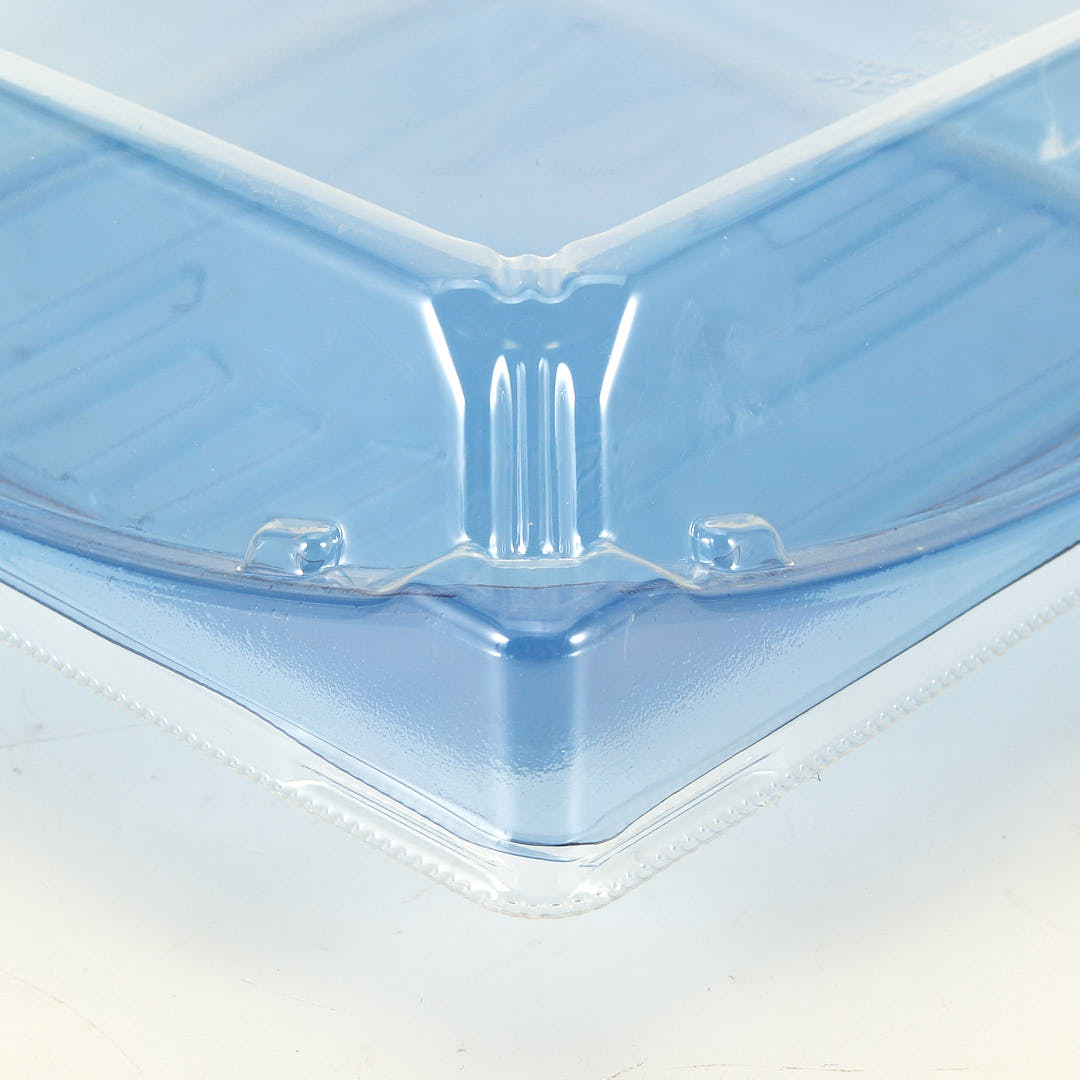 WL-40 clear blue sushi tray corner detail with lid on